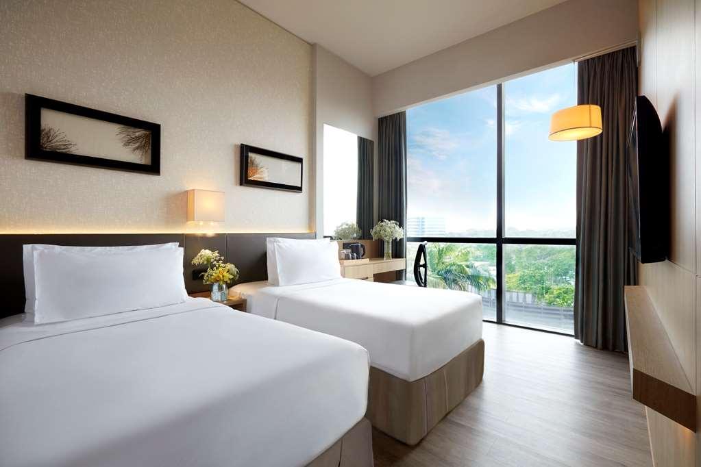 Momentus Hotel Alexandra Singapore Room photo